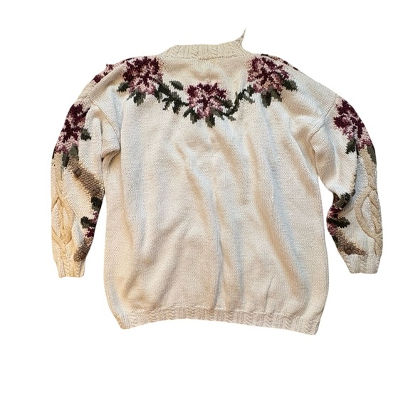 Elegant Cream Floral Turtleneck Sweater - Picture 3 of 15